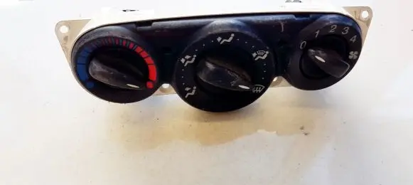 Ford Focus Climate control unit 98ab18c419af