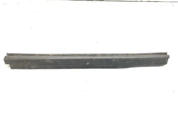 Volvo C70 Rubber seal front coupe door 09466701