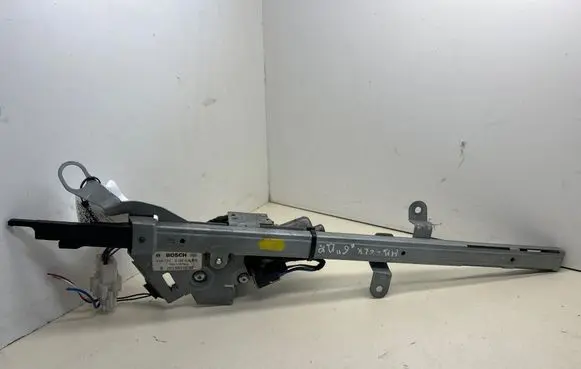 Mercedes-Benz CLK A209 C209 Seat belt adjustment motor 2038600282 0132004319