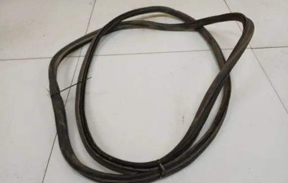 Skoda Octavia Mk2 (1Z) Trunk rubber seal (body)