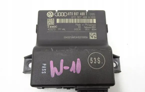 Audi A5 8T 8F Gateway control module 8T0907468T