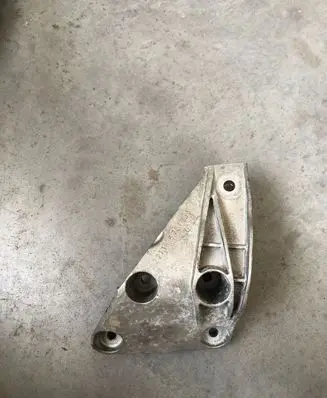 BMW 5 F10 F11 Engine mounting bracket 6781233