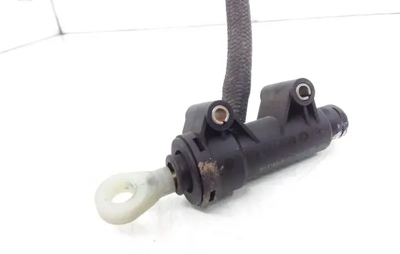 BMW 3 E46 Clutch master cylinder 6758822 21526758822