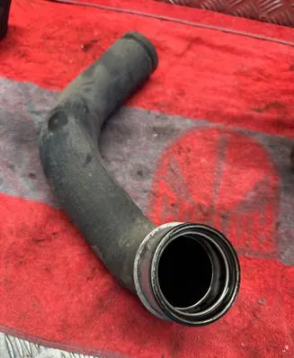 Intercooler hose/pipe
