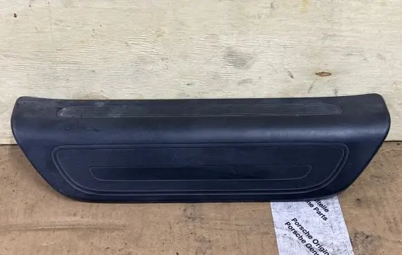 Audi Q3 8U Rear sill trim cover 8u0853375b