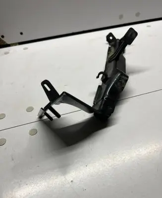 Audi A4 S4 B8 8K Fender mounting bracket 8K0821135P