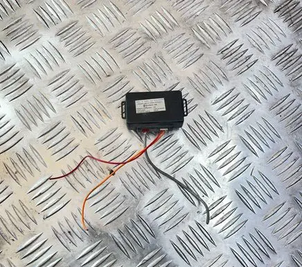 Toyota Avensis T270 Alarm control unit/module XS01DDS