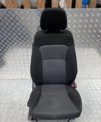 Suzuki Vitara (LY) Front passenger seat PK12149