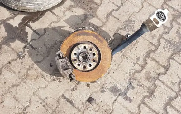Volkswagen Tiguan Front wheel hub spindle knuckle