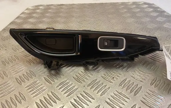 Mitsubishi Outlander Rear door window switch trim 7222B460ZZ