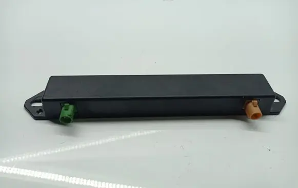Chrysler Pacifica Aerial antenna amplifier P68227177AA