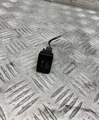 Toyota Avensis T270 Headlight level height control switch 8415202080 3556