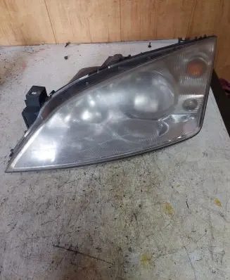 Ford Mondeo Mk III Headlight/headlamp 1S7113006AJ 0301174201