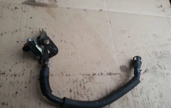 Mazda 5 Valve vacuum 