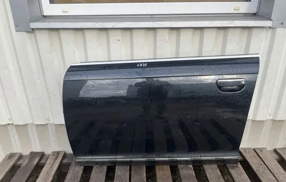 Audi A6 S6 C6 4F Front door