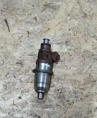 Mitsubishi Pajero Fuel injector E7T05072