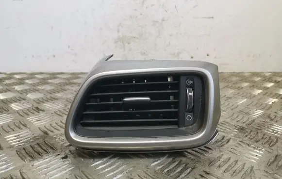 KIA Sorento Dashboard side air vent grill/cover trim 97480C600