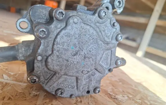 Seat Altea XL Fuel injection high pressure pump 038145209m