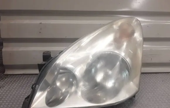 Toyota Corolla Verso AR10 Headlight/headlamp 