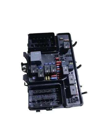 Ford Mondeo MK V Fuse module FG9T14A067EE