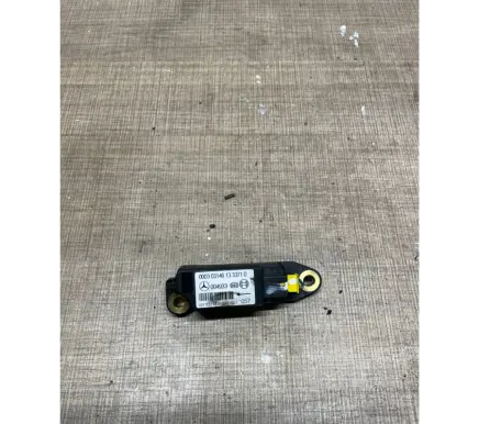 Mercedes-Benz Sprinter W906 Airbag deployment crash/impact sensor 0018204426 004933