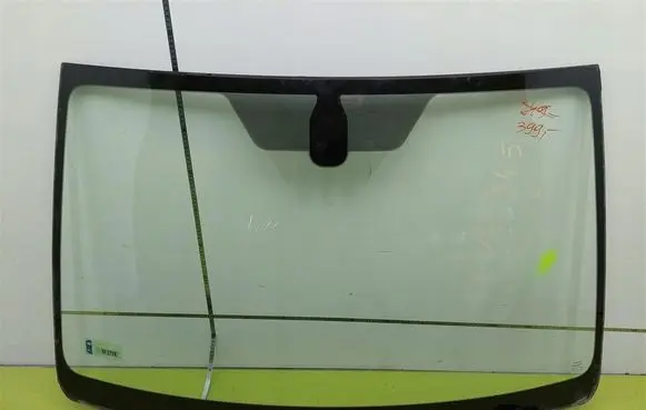 Toyota Avensis T250 Front windscreen/windshield window