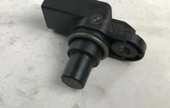BMW 5 E39 Camshaft speed sensor 2249320 SQE602163 011999NS