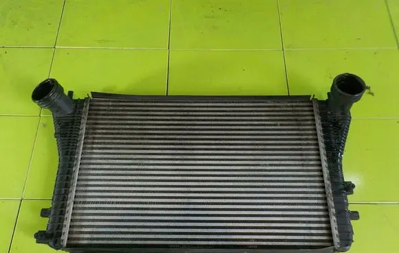 Skoda Octavia Mk2 (1Z) Intercooler radiator 1AB6