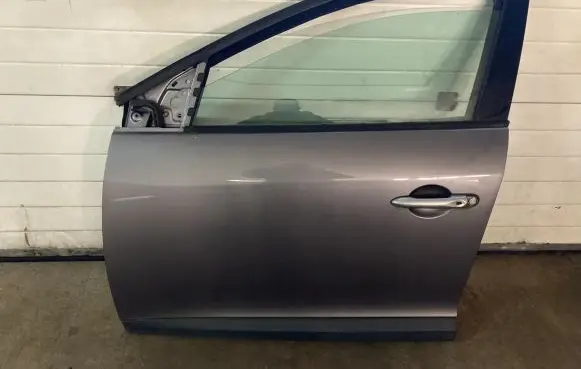 Renault Megane III Front door