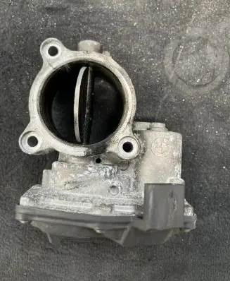 BMW 5 F10 F11 Throttle valve 10378517 7810752 06472