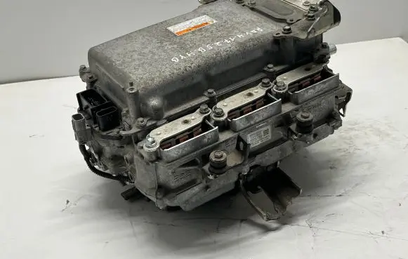 Toyota RAV 4 (XA40) Voltage converter inverter G92A042030