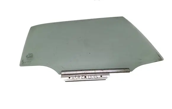 Toyota Auris 150 Rear door window glass 43R00048