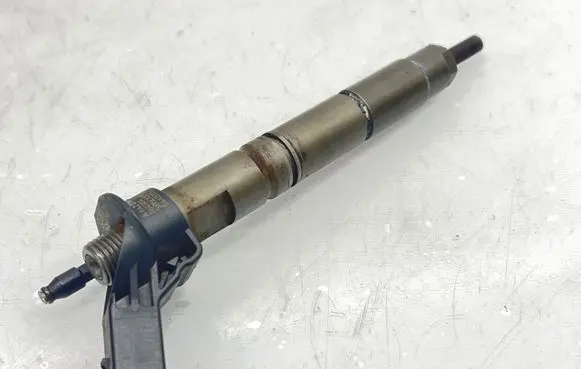 Mercedes-Benz E W211 Fuel injector A6420700587