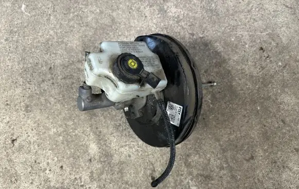 Volkswagen Polo VI Brake booster 6R1614105D
