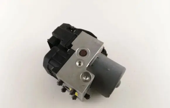Nissan Navara D40 ABS Pump 47660VK310 KL2136
