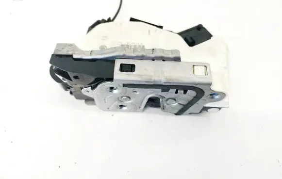 Seat Leon (5F) Rear door lock 5K4839015AE