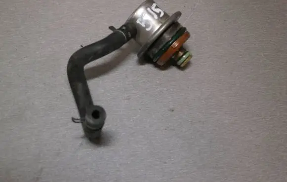 Volkswagen PASSAT B5.5 Fuel pressure regulator 078133534C 0280160575 07d129482