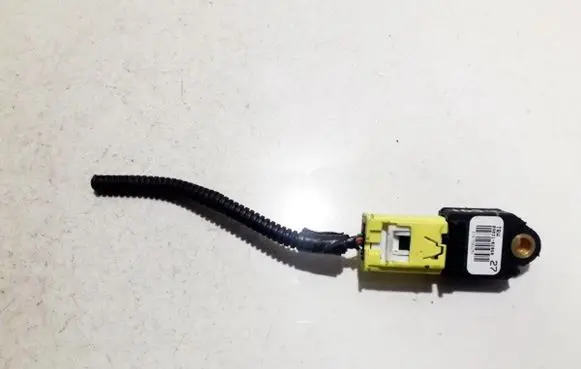 Toyota Auris 150 Airbag deployment crash/impact sensor 8983102060 2767302251