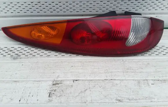 Nissan Almera Tino Rear/tail lights