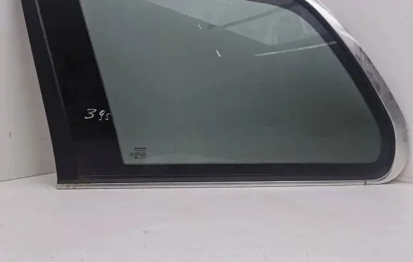 Volvo XC90 Rear side window