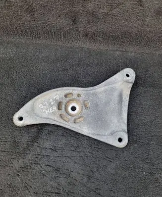 Audi A4 S4 B7 8E 8H Gear shift cable bracket 8E0399115R 8E0399105JB