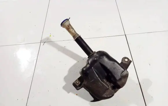Windshield washer fluid reservoir/tank