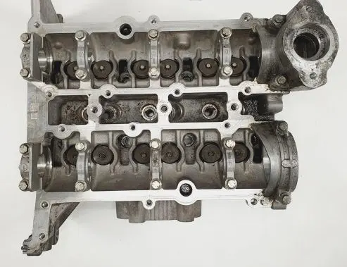 Ford Focus Engine head PBCM5G-6090-GC