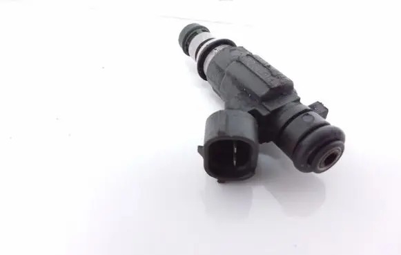 Subaru Legacy Fuel injector FBLC100 0001Y22