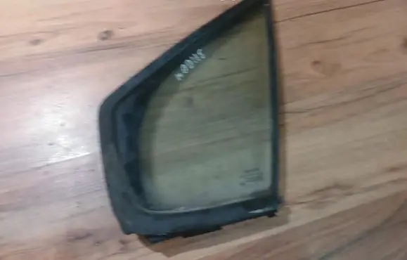 Renault Modus Front door vent window glass four-door 