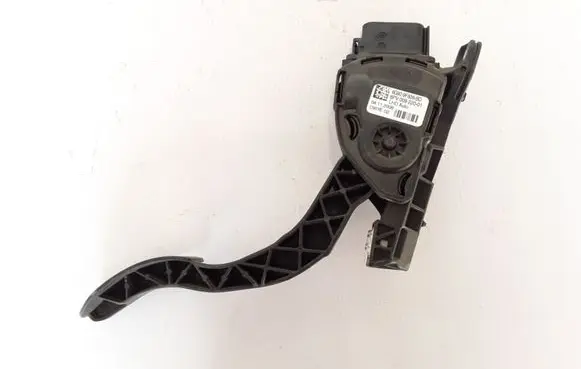 Volvo XC70 Accelerator throttle pedal 31212025