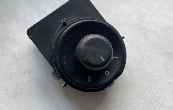 Opel Meriva B Wing mirror switch 13271827