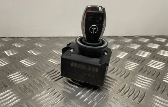Mercedes-Benz C W204 Ignition lock A2079052600