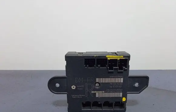 Jeep Grand Cherokee Central locking relay 04602910AJ