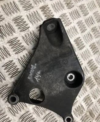 BMW 1 F20 F21 Engine mounting bracket 2211678861103